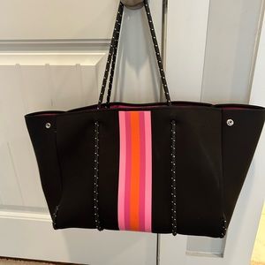 HAUTE SHORE Greyson neoprene tote